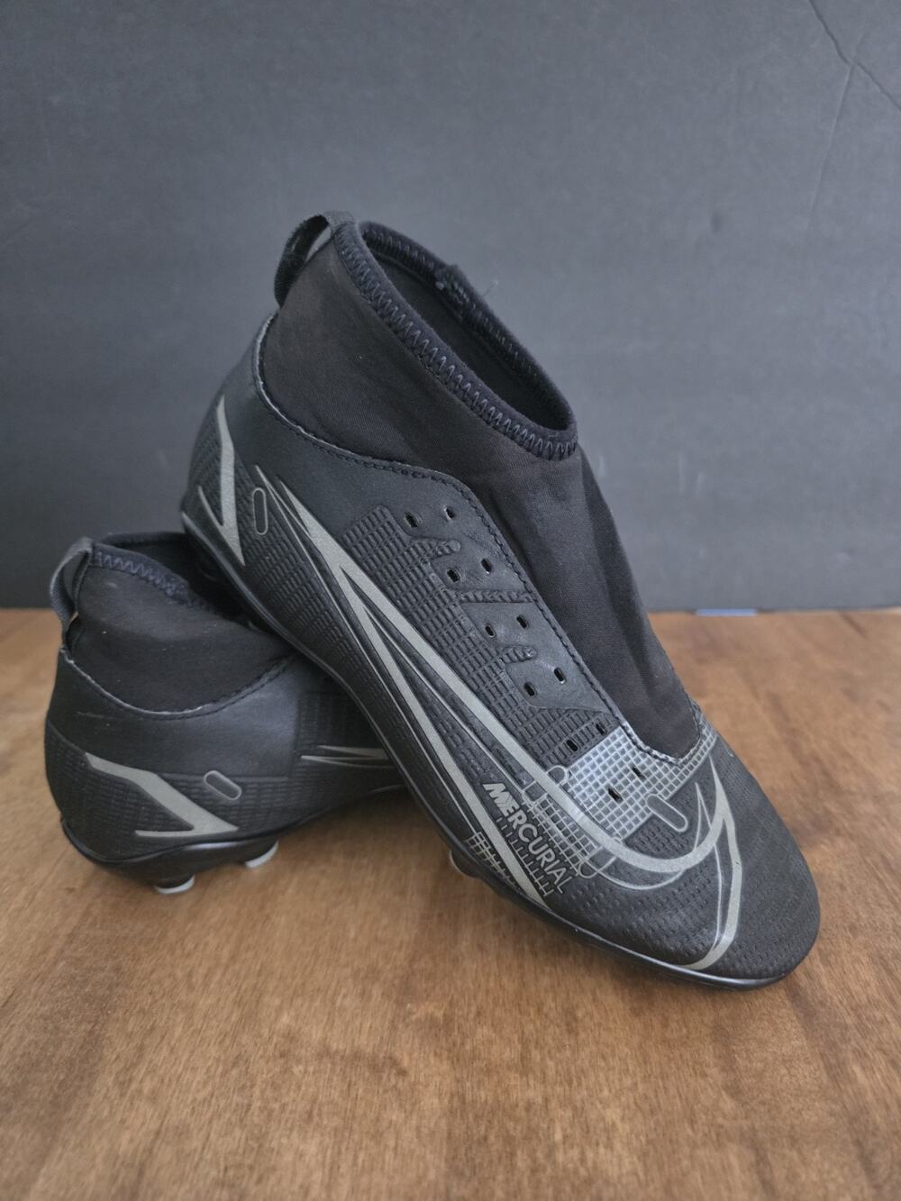 Nike Mercurial Superfly 8 Club MG Black/Grey Soccer Cleats Size 4